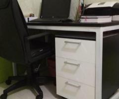 Set Meja Kerja Kantor Kursi dan Laci - Gambar 3/4